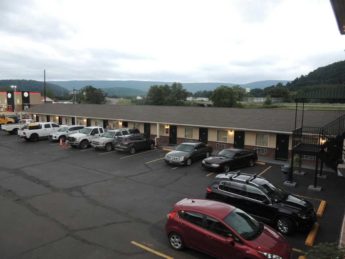 Super 8 By Wyndham Mifflinville Near Bloomsburg Kültér fotó